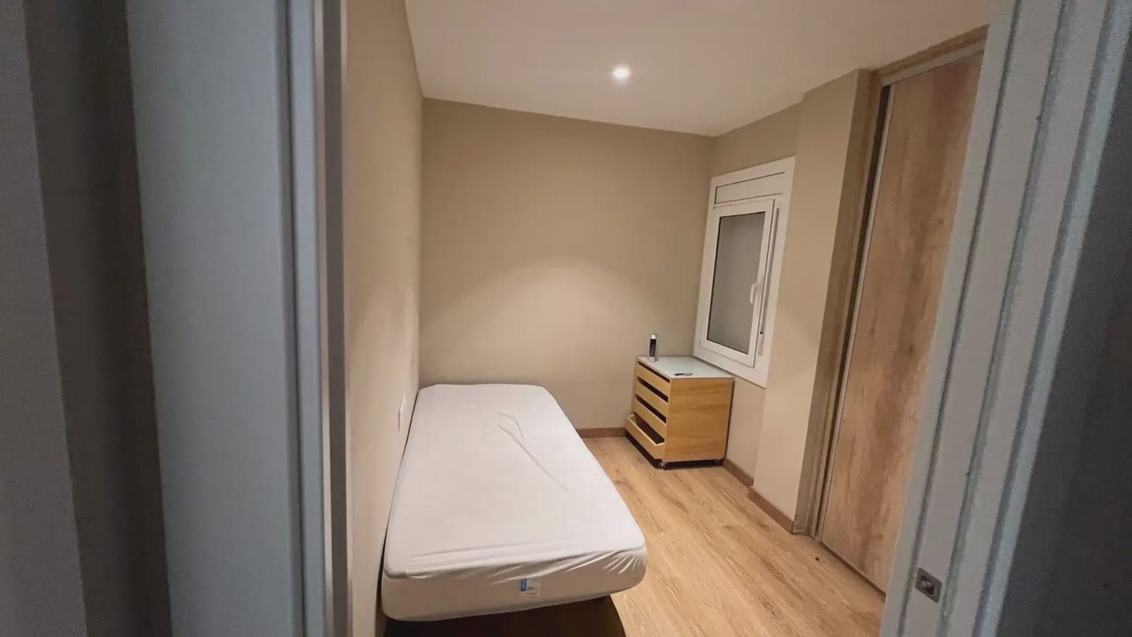 Piso de 4 habitaciones en Barcelona ciudad en venta - 465.000 € (Ref: 9734211)