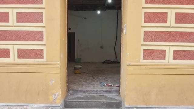 Commercial for rent in La Vila de Gràcia, Barcelona city - € 600 (Ref: 9739147)