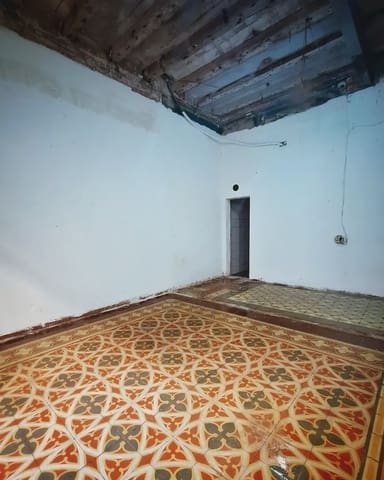 Commercial for rent in La Vila de Gràcia, Barcelona city - € 600 (Ref: 9739147)