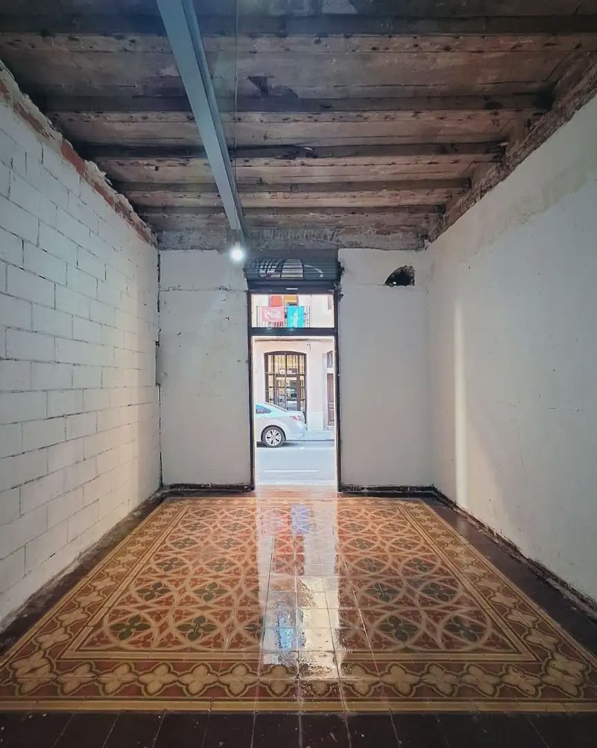 Commercial for rent in Barcelona city - € 600 (Ref: 9739147)