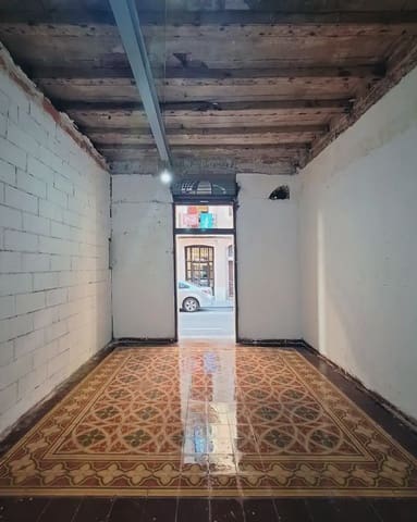 Commercial for rent in La Vila de Gràcia, Barcelona city - € 600 (Ref: 9739147)