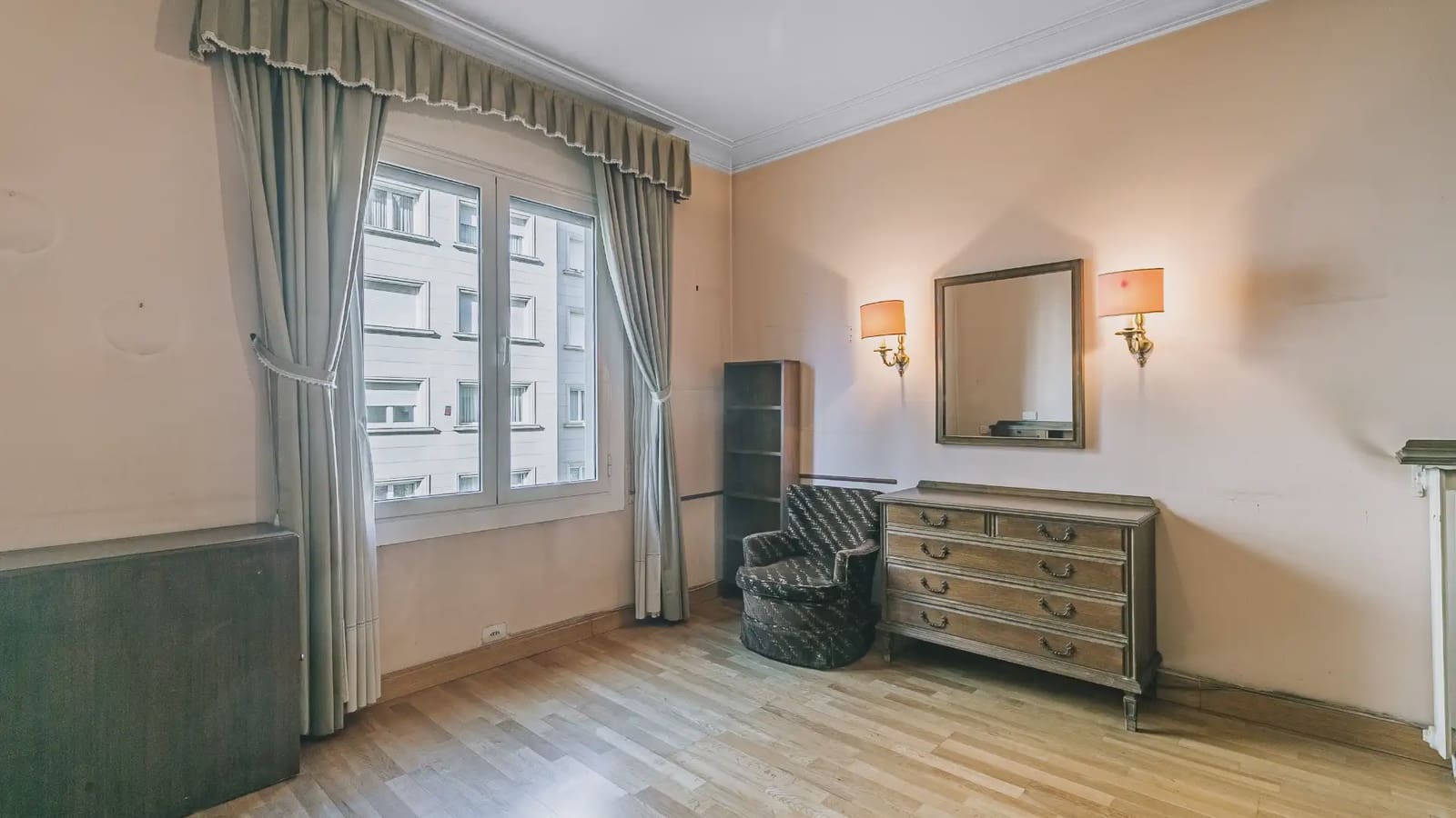 Piso de 4 habitaciones en Barcelona ciudad en venta - 790.000 € (Ref: 9739149)