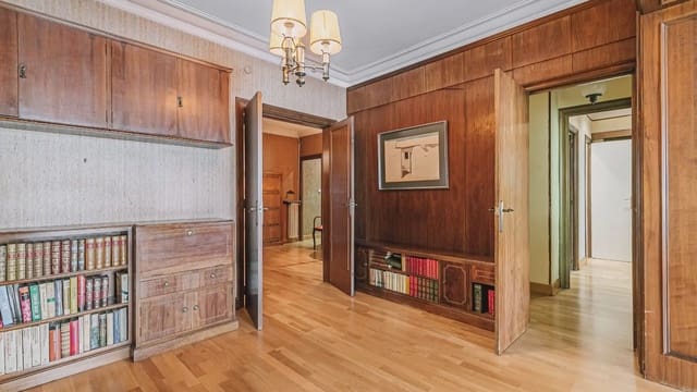 Piso de 4 habitaciones en L'Antiga Esquerra de L'Eixample, Barcelona ciudad en venta - 790.000 € (Ref: 9739149)