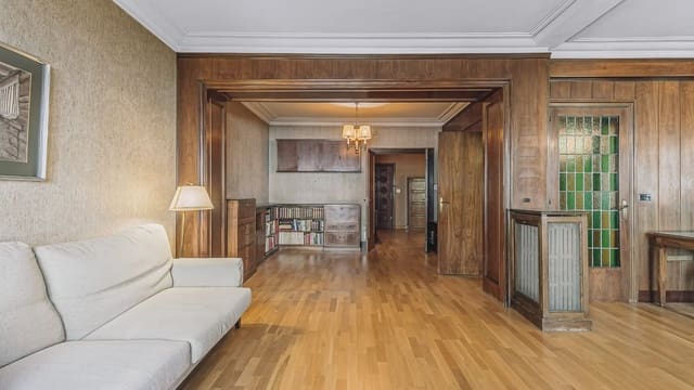 Piso de 4 habitaciones en L'Antiga Esquerra de L'Eixample, Barcelona ciudad en venta - 790.000 € (Ref: 9739149)