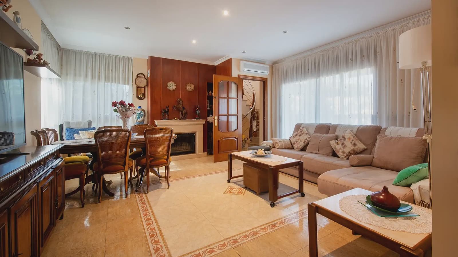 7 sypialnia Willa na sprzedaż w Argentona z basenem garażem - 785 000 € (Ref: 9743197)