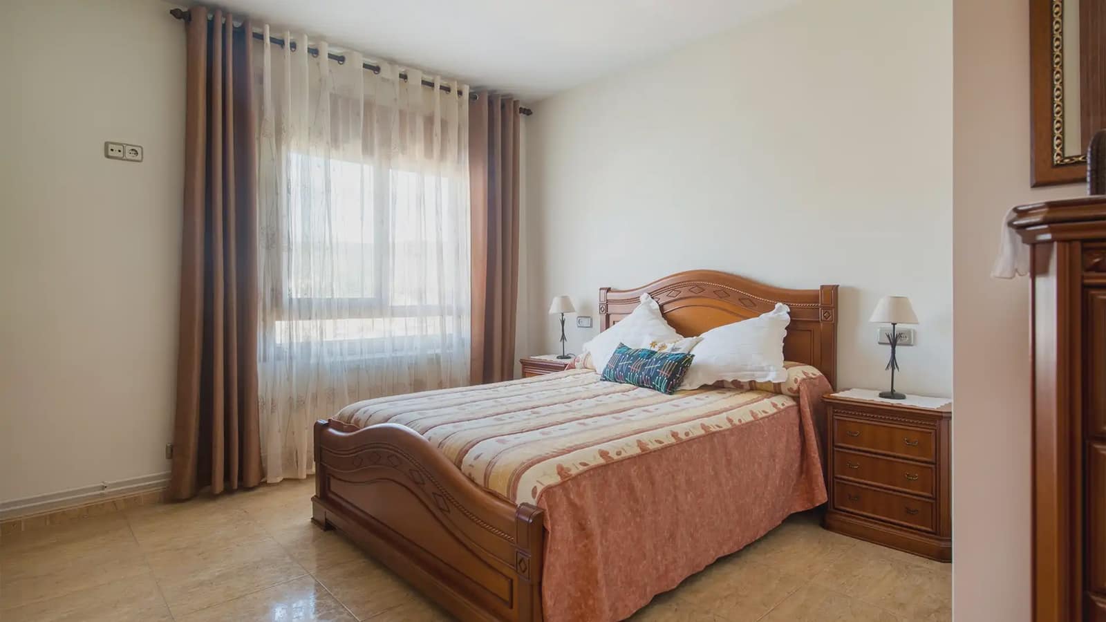 7 sypialnia Willa na sprzedaż w Argentona z basenem garażem - 785 000 € (Ref: 9743197)