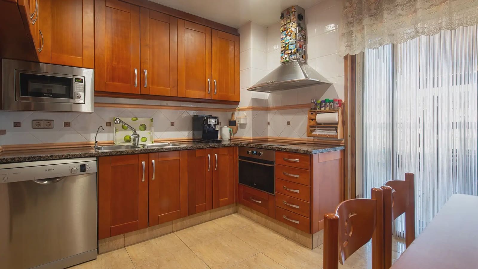 7 sypialnia Willa na sprzedaż w Argentona z basenem garażem - 785 000 € (Ref: 9743197)