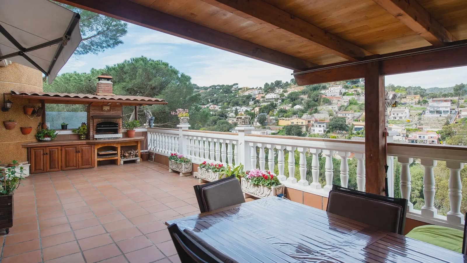 7 sypialnia Willa na sprzedaż w Argentona z basenem garażem - 785 000 € (Ref: 9743197)