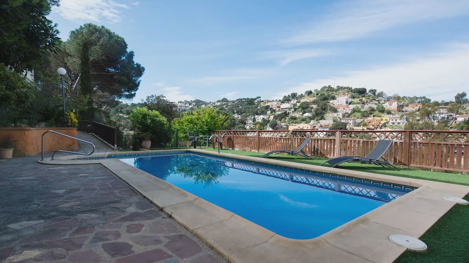 7 sypialnia Willa na sprzedaż w Argentona z basenem garażem - 785 000 € (Ref: 9743197)