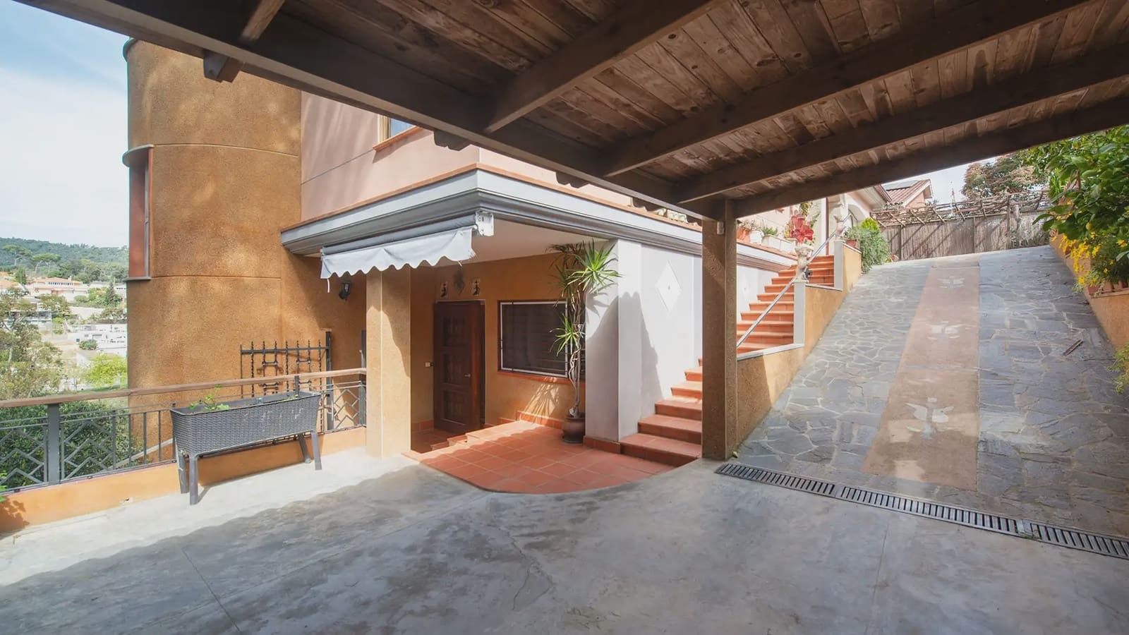 7 sypialnia Willa na sprzedaż w Argentona z basenem garażem - 785 000 € (Ref: 9743197)