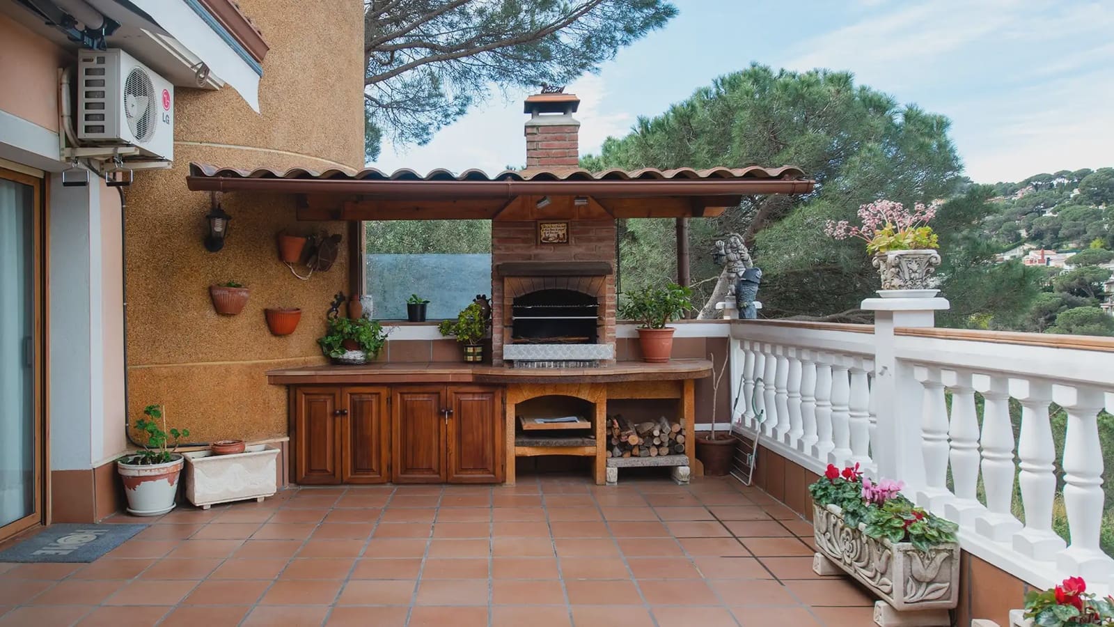 7 sypialnia Willa na sprzedaż w Argentona z basenem garażem - 785 000 € (Ref: 9743197)