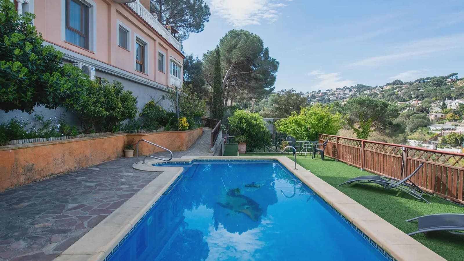 7 sypialnia Willa na sprzedaż w Argentona z basenem garażem - 785 000 € (Ref: 9743197)