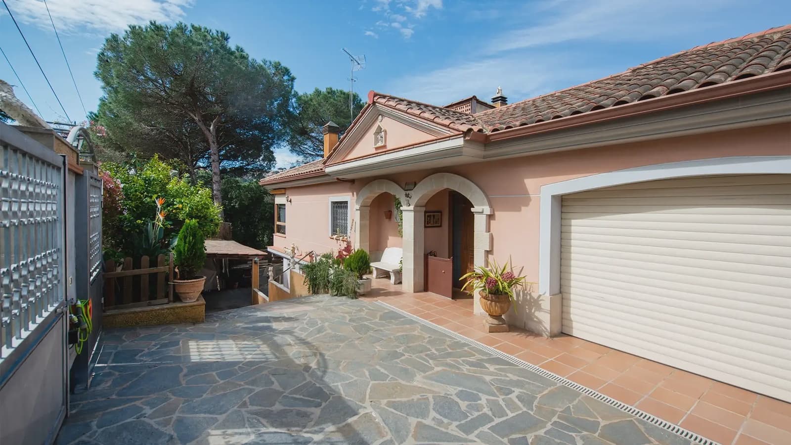 7 sypialnia Willa na sprzedaż w Argentona z basenem garażem - 785 000 € (Ref: 9743197)