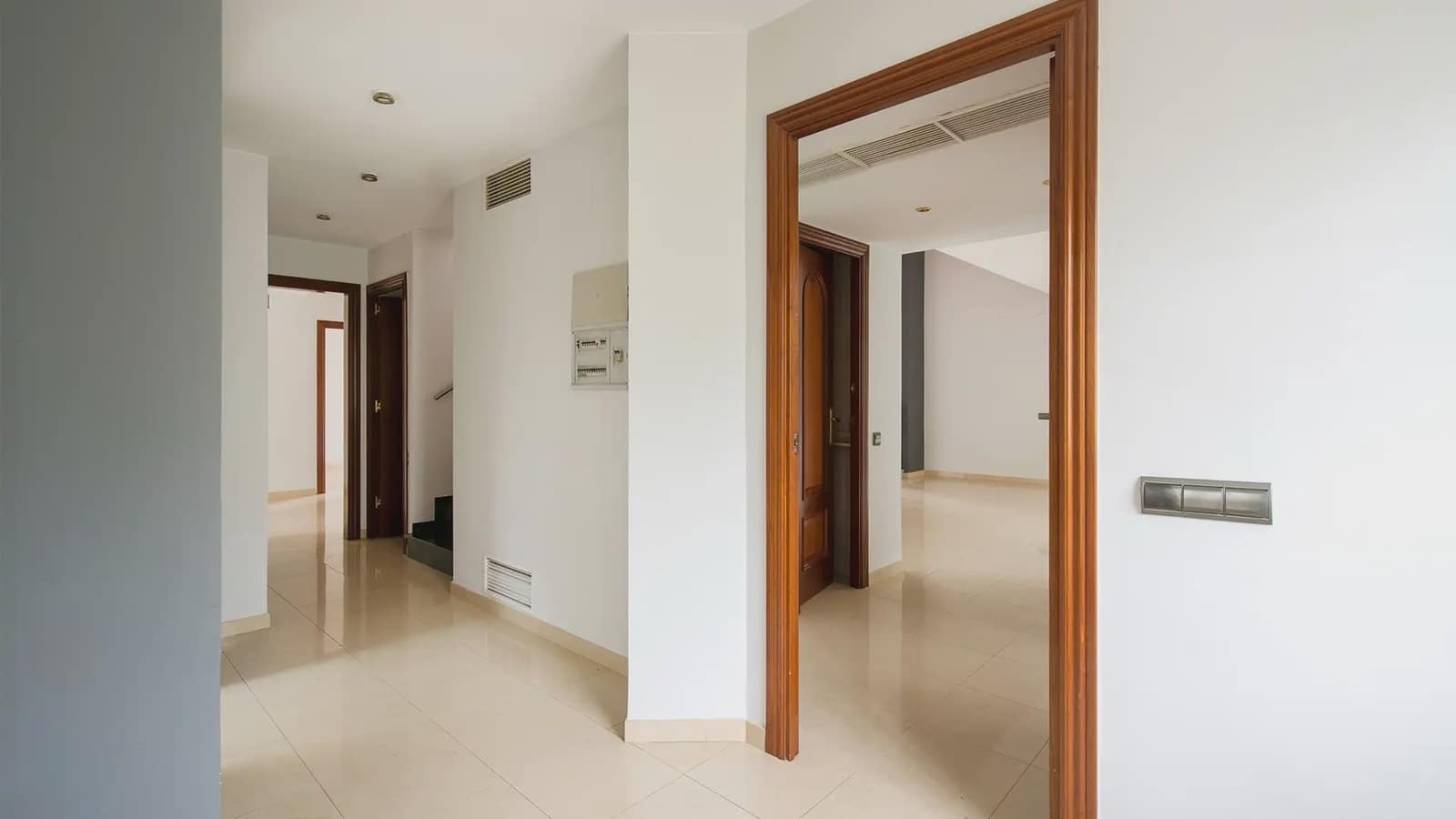 Chalet de 6 habitaciones en Sant Boi de Llobregat en venta con piscina garaje - 895.000 € (Ref: 9743198)