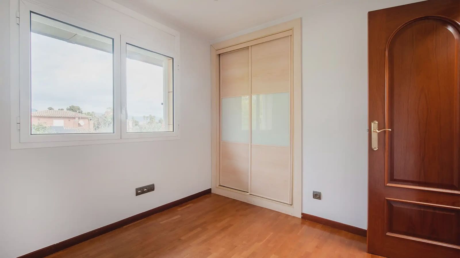 Chalet de 6 habitaciones en Sant Boi de Llobregat en venta con piscina garaje - 895.000 € (Ref: 9743198)