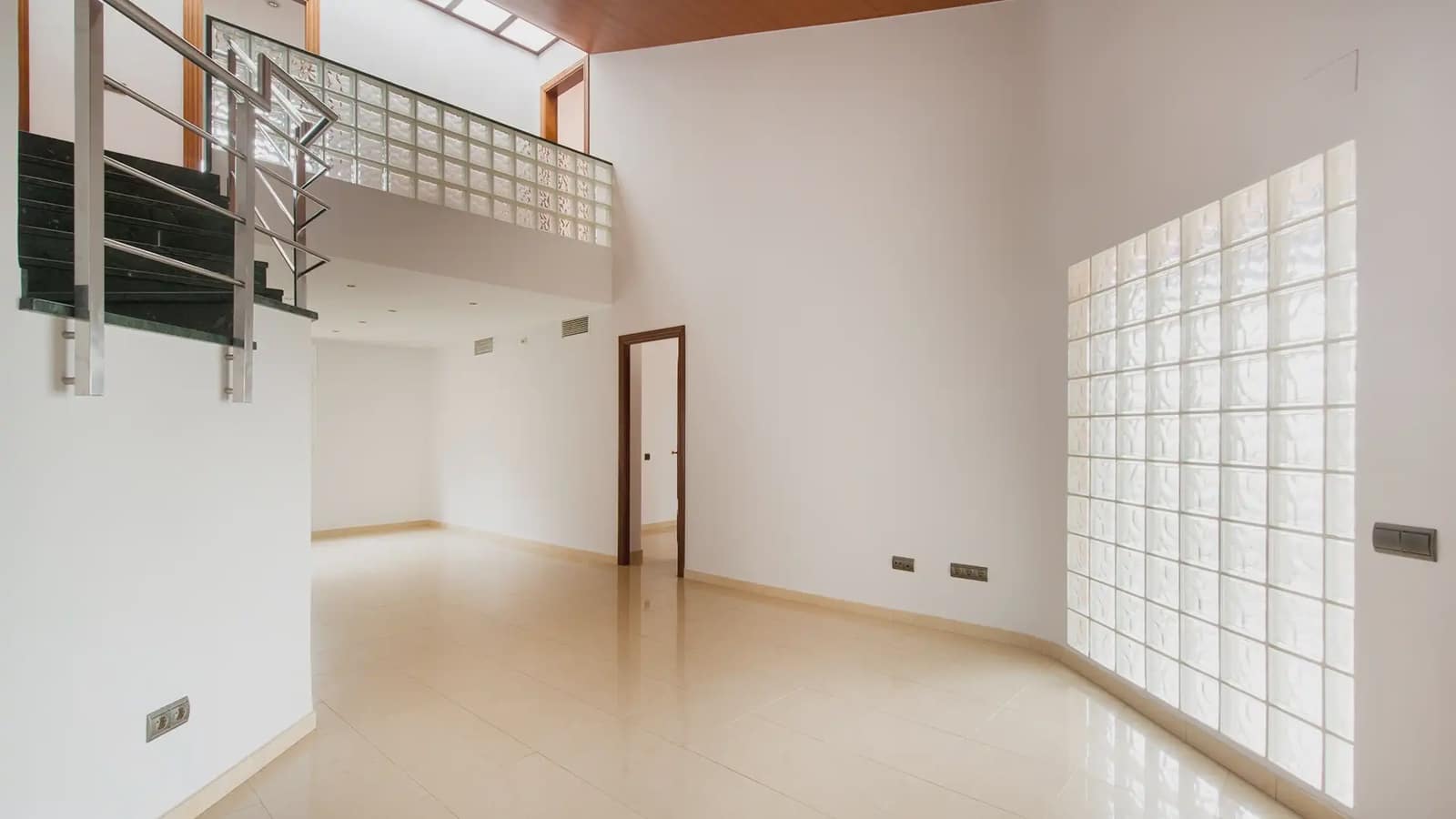 Chalet de 6 habitaciones en Sant Boi de Llobregat en venta con piscina garaje - 895.000 € (Ref: 9743198)