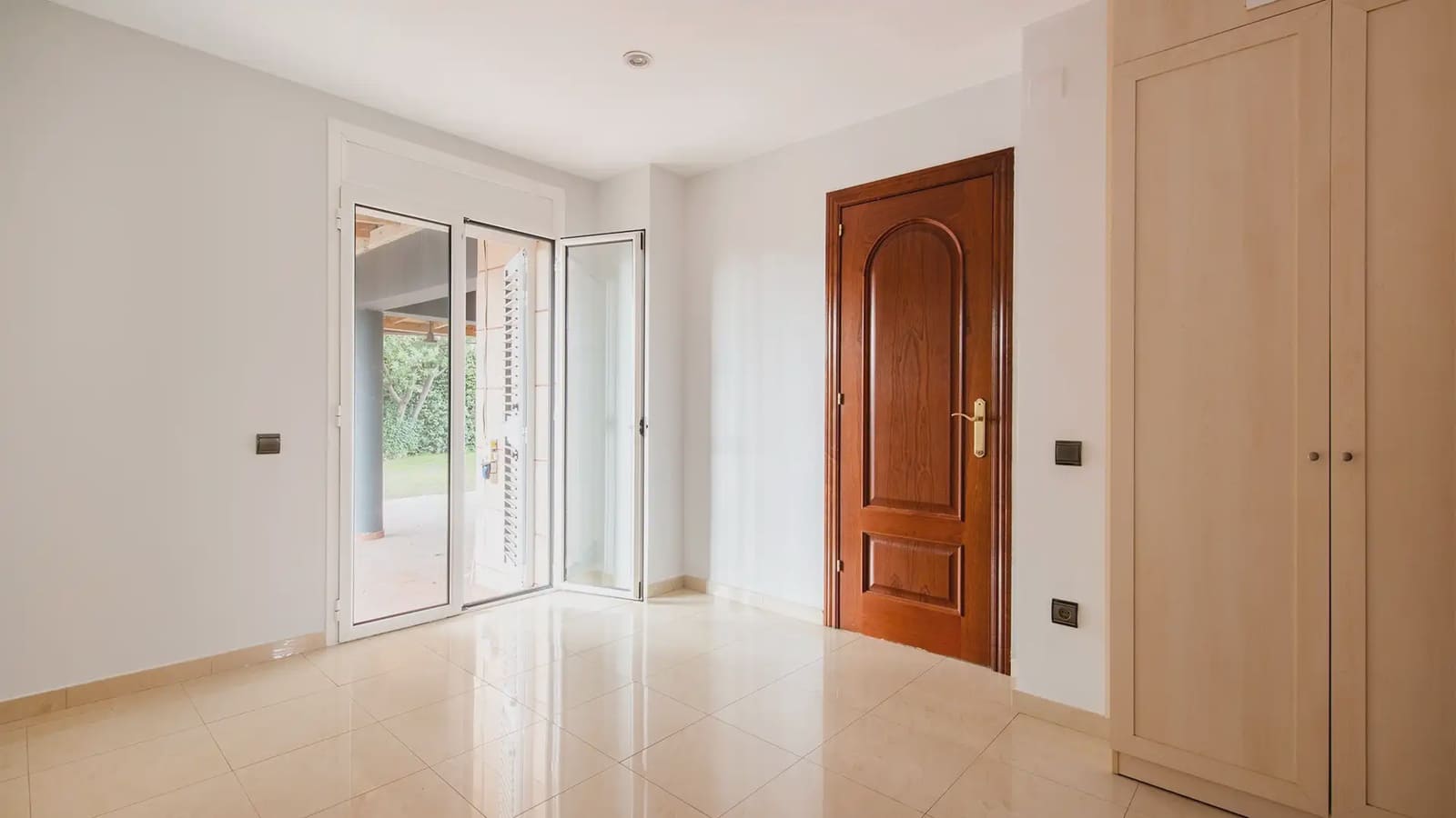 Chalet de 6 habitaciones en Sant Boi de Llobregat en venta con piscina garaje - 895.000 € (Ref: 9743198)