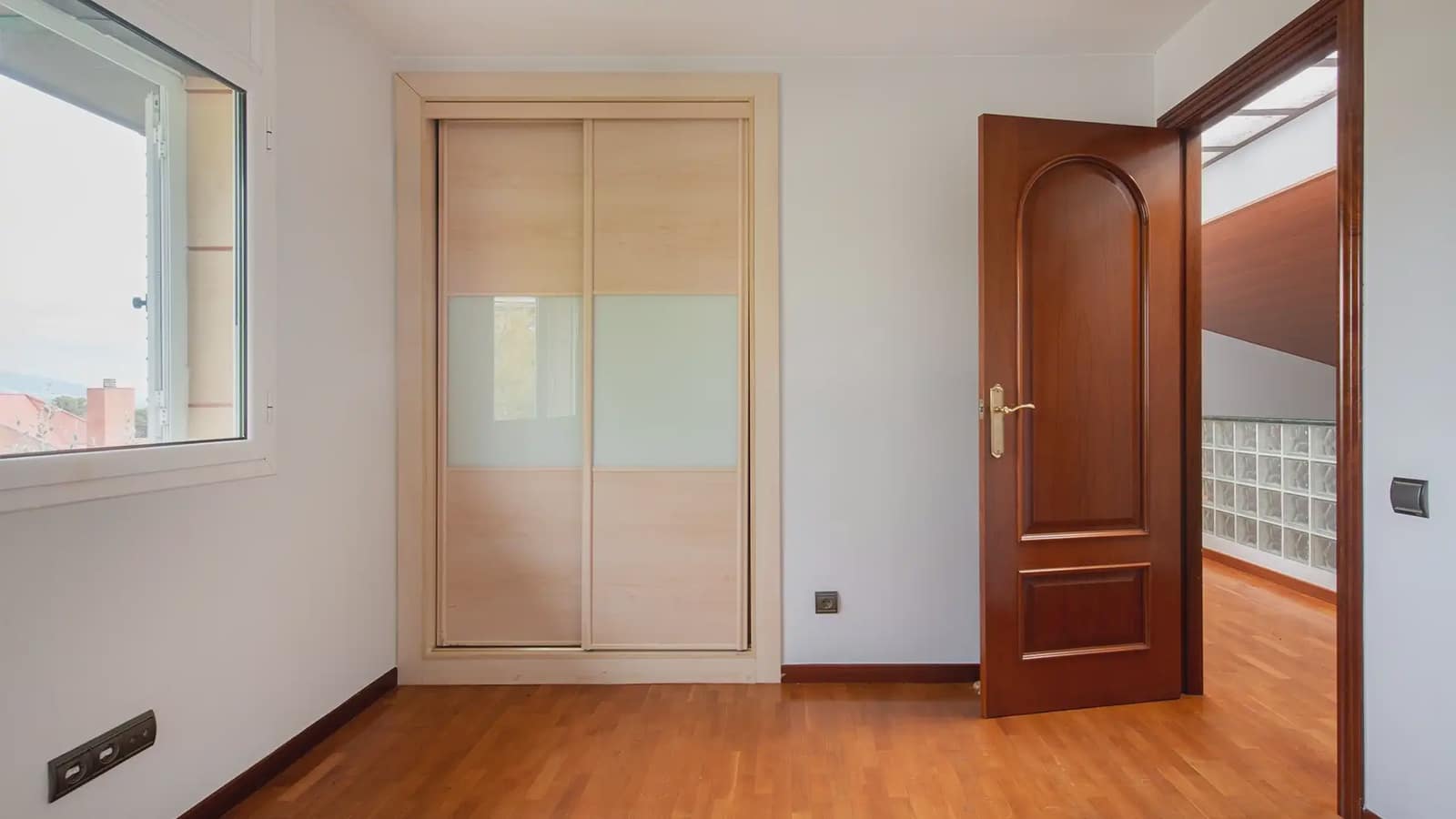 Chalet de 6 habitaciones en Sant Boi de Llobregat en venta con piscina garaje - 895.000 € (Ref: 9743198)