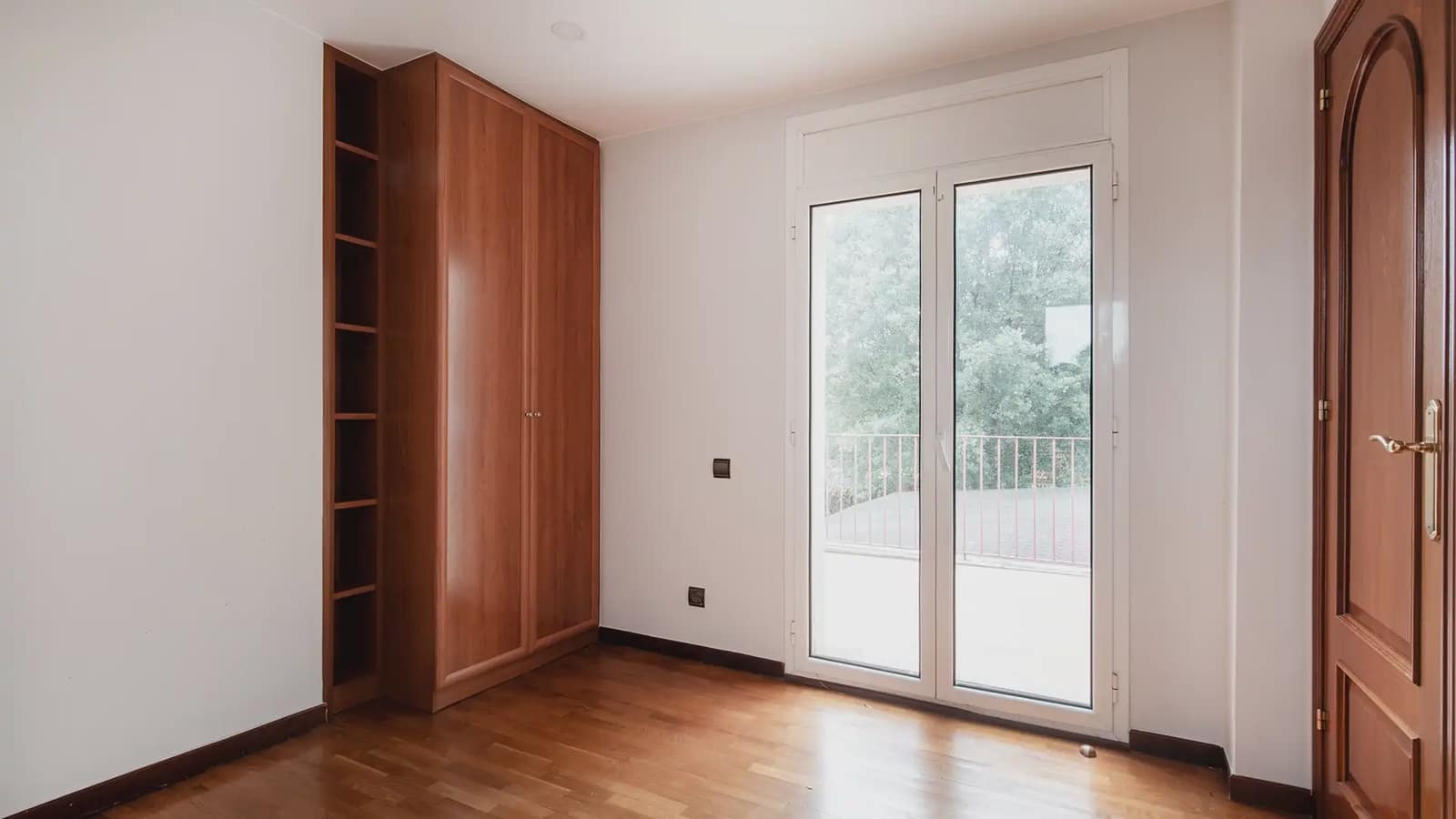 Chalet de 6 habitaciones en Sant Boi de Llobregat en venta con piscina garaje - 895.000 € (Ref: 9743198)