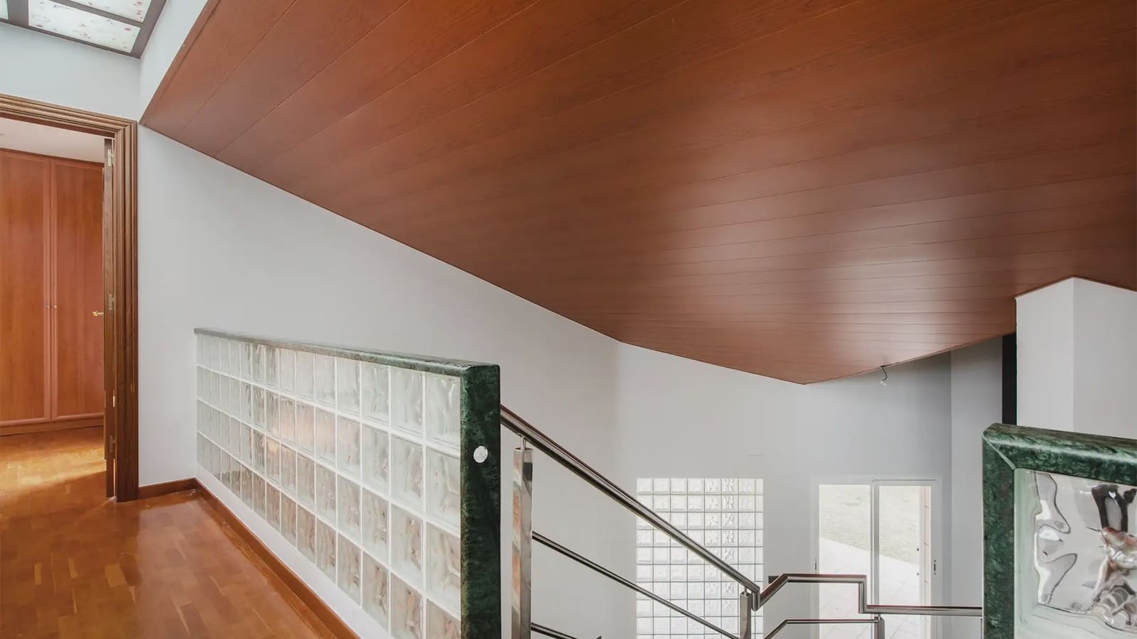 Chalet de 6 habitaciones en Sant Boi de Llobregat en venta con piscina garaje - 895.000 € (Ref: 9743198)