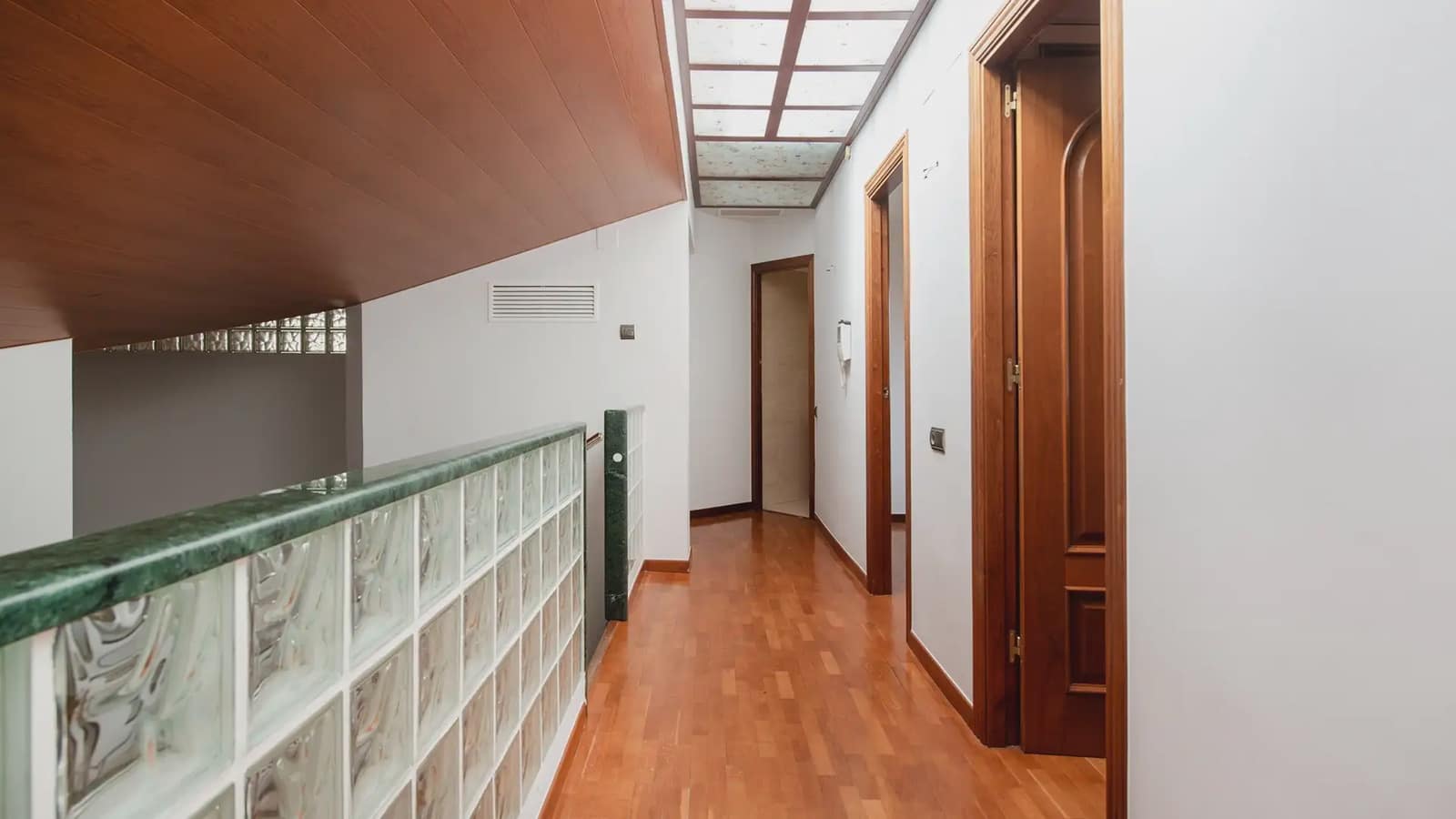 Chalet de 6 habitaciones en Sant Boi de Llobregat en venta con piscina garaje - 895.000 € (Ref: 9743198)