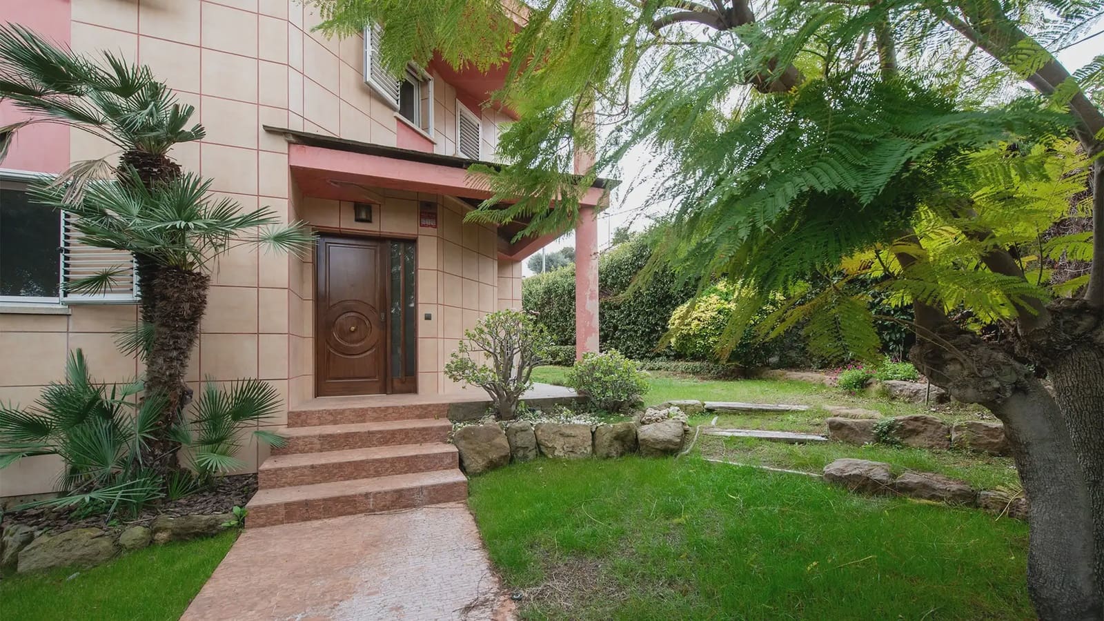 Chalet de 6 habitaciones en Sant Boi de Llobregat en venta con piscina garaje - 895.000 € (Ref: 9743198)