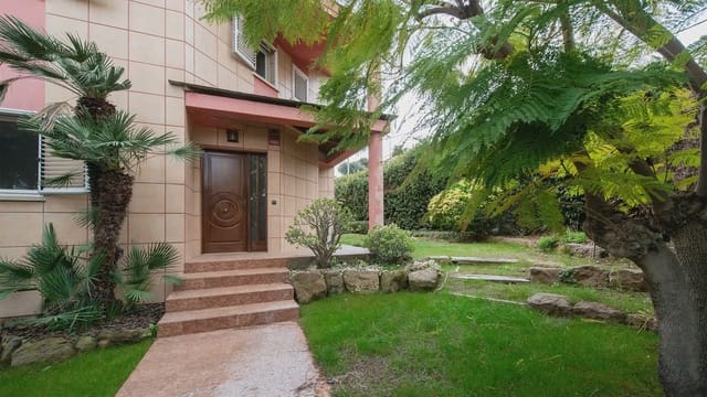 Chalet de 6 habitaciones en Sant Boi de Llobregat en venta con piscina garaje - 895.000 € (Ref: 9743198)