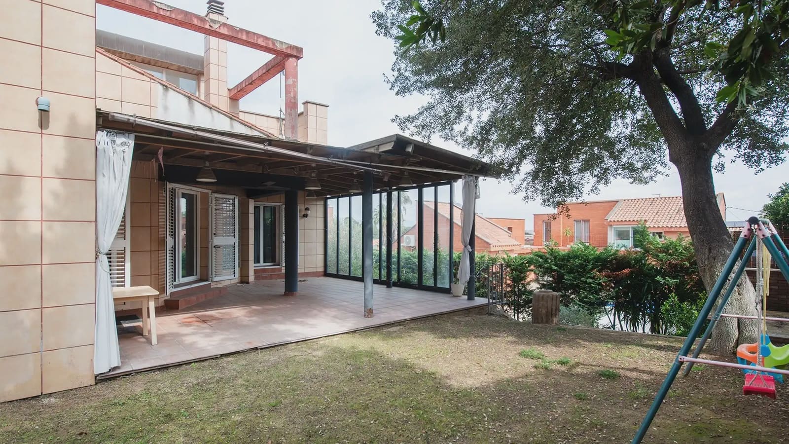 Chalet de 6 habitaciones en Sant Boi de Llobregat en venta con piscina garaje - 895.000 € (Ref: 9743198)