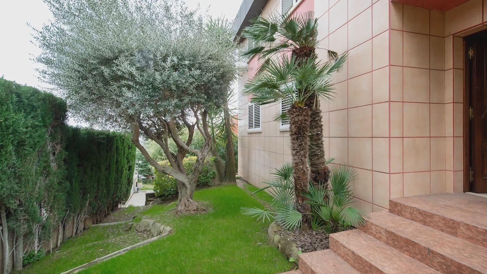 Chalet de 6 habitaciones en Sant Boi de Llobregat en venta con piscina garaje - 895.000 € (Ref: 9743198)