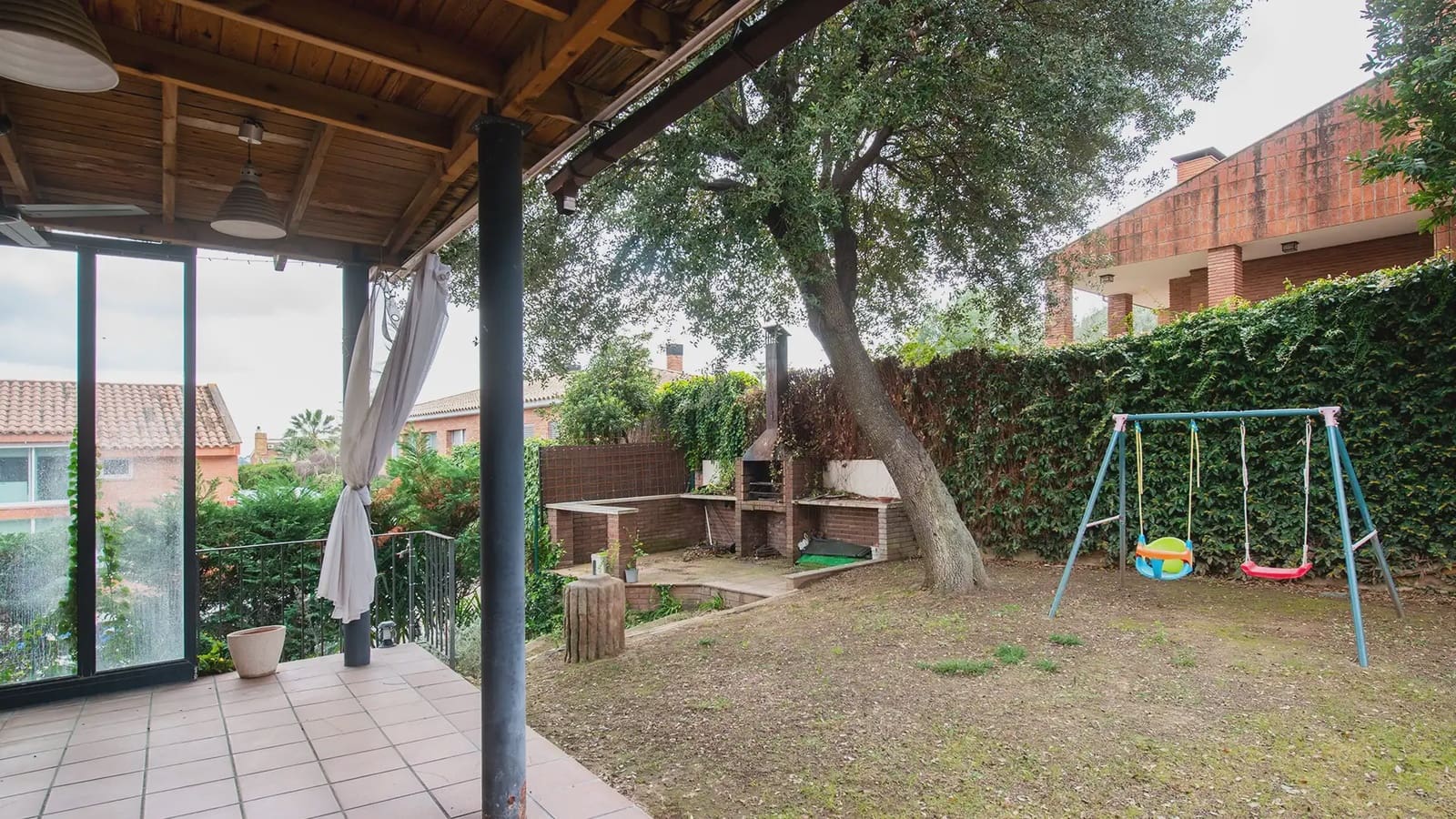 Chalet de 6 habitaciones en Sant Boi de Llobregat en venta con piscina garaje - 895.000 € (Ref: 9743198)