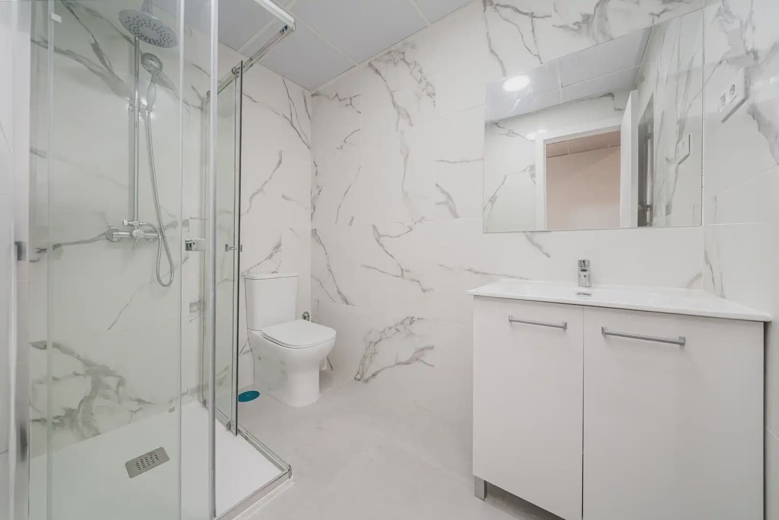 2 bedroom Flat for sale in Madrid city - € 539,000 (Ref: 9750931)