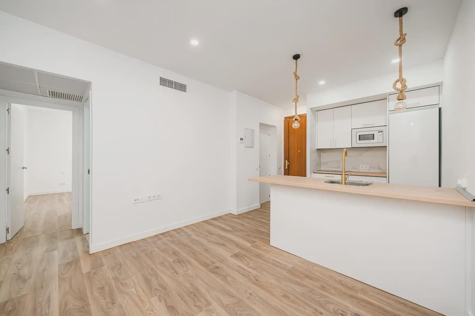 2 bedroom Flat for sale in Madrid city - € 539,000 (Ref: 9750931)