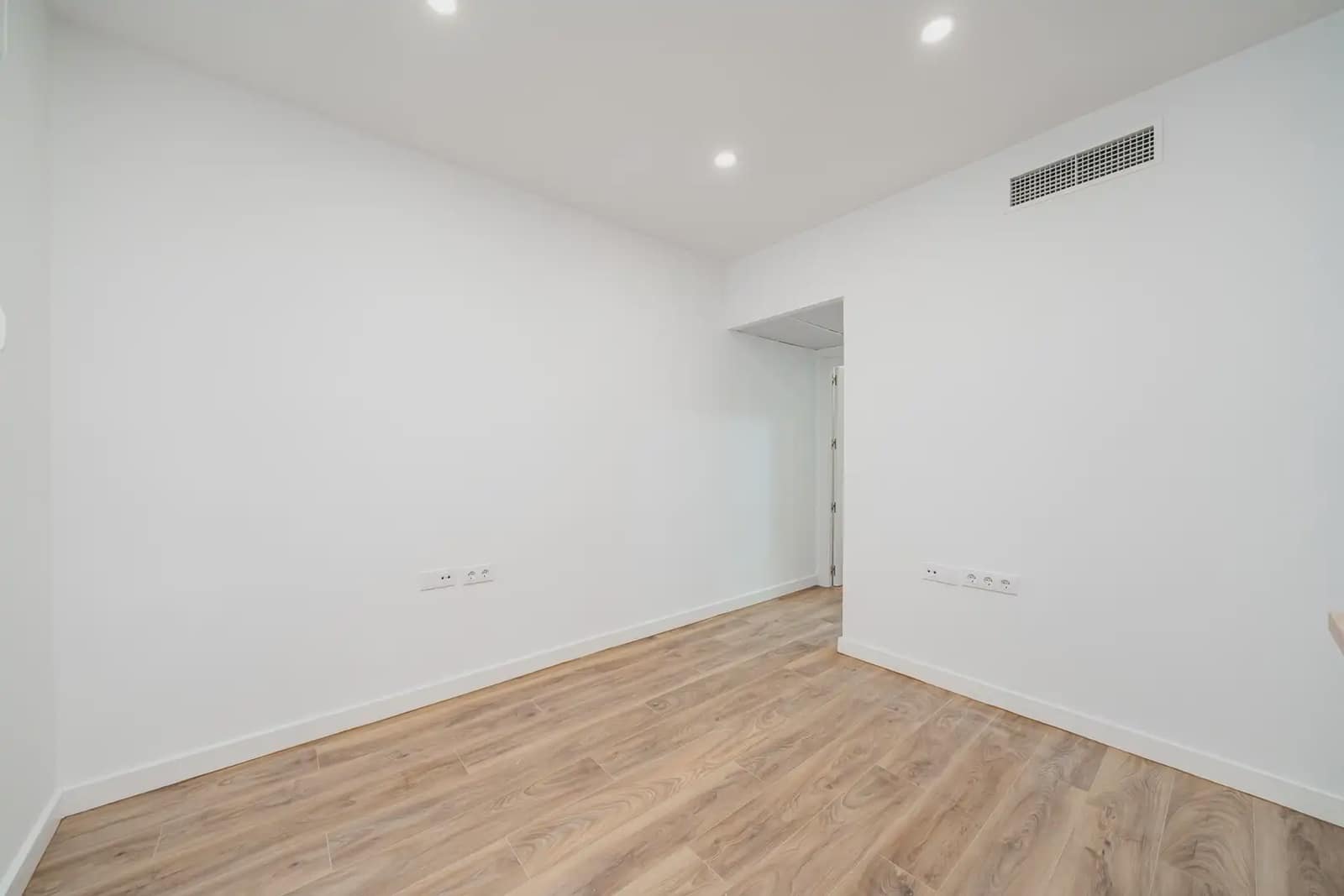 2 bedroom Flat for sale in Madrid city - € 539,000 (Ref: 9750931)