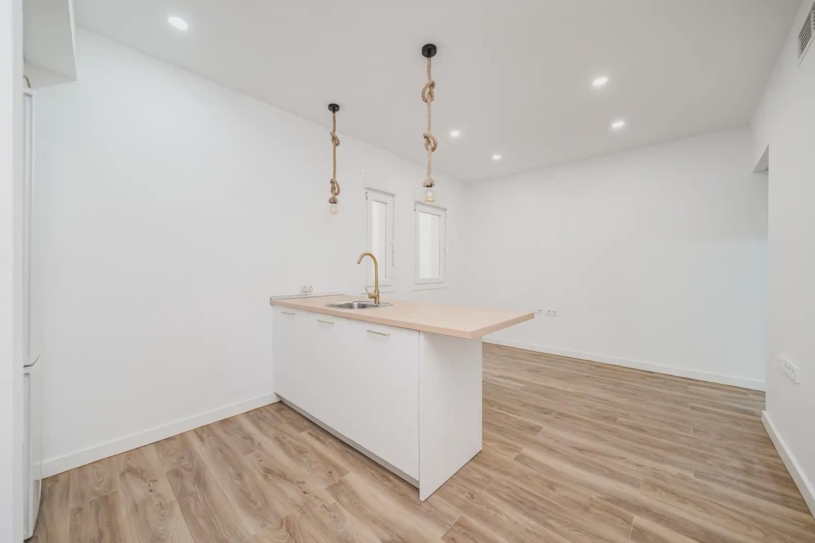 2 bedroom Flat for sale in Madrid city - € 539,000 (Ref: 9750931)