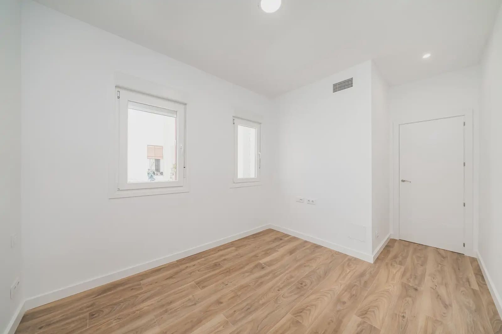 2 bedroom Flat for sale in Madrid city - € 539,000 (Ref: 9750931)