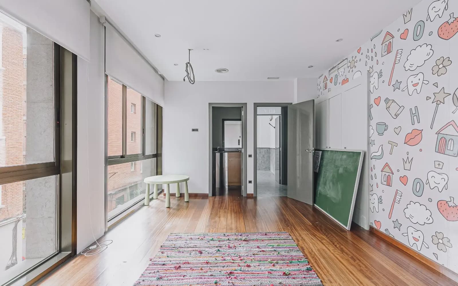 Commercial for sale in Barcelona city - € 420,000 (Ref: 9750934)