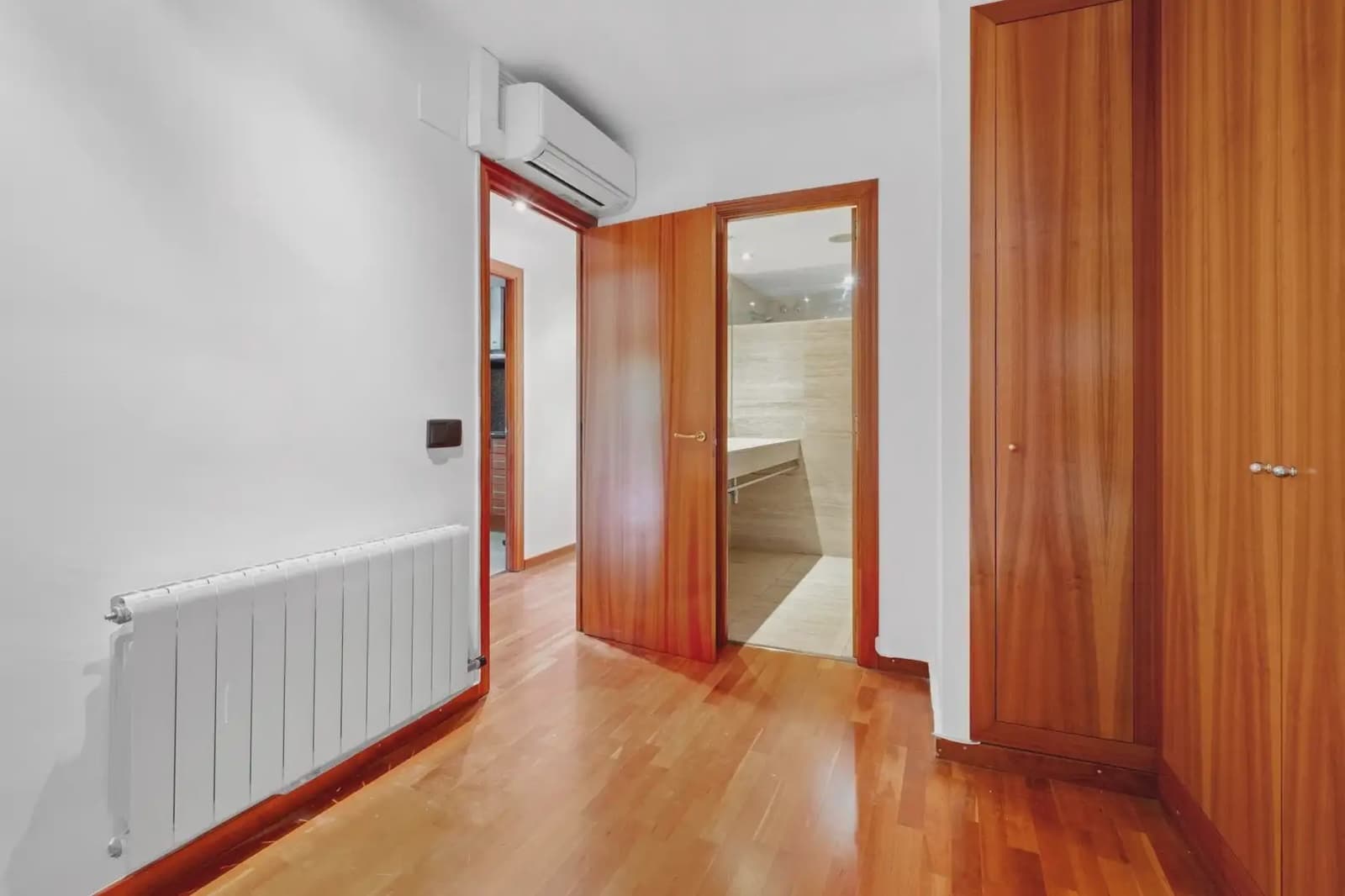 3 quarto Apartamento para arrendar em Girona cidade com garagem - 1 195 € (Ref: 9751103)