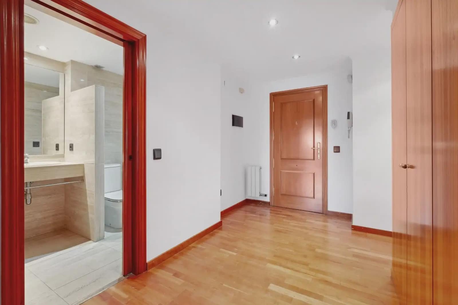 3 quarto Apartamento para arrendar em Girona cidade com garagem - 1 195 € (Ref: 9751103)