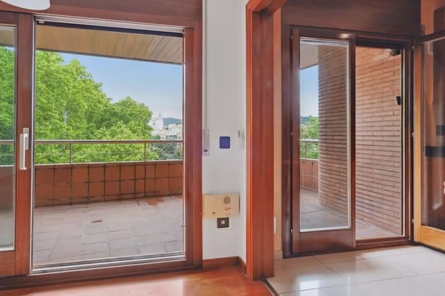 3 quarto Apartamento para arrendar em Girona cidade com garagem - 1 195 € (Ref: 9751103)