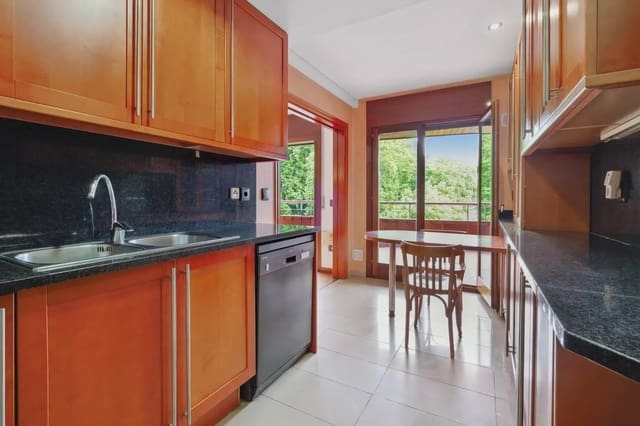 3 quarto Apartamento para arrendar em Girona cidade com garagem - 1 195 € (Ref: 9751103)