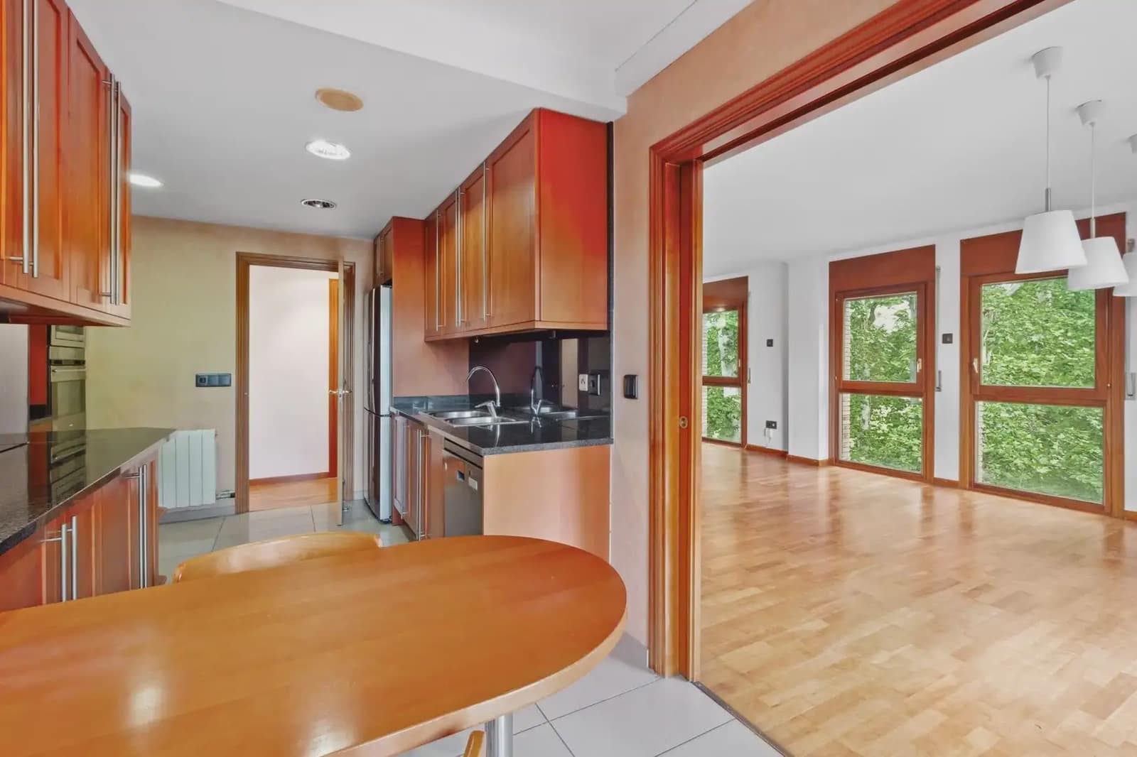 3 quarto Apartamento para arrendar em Girona cidade com garagem - 1 195 € (Ref: 9751103)