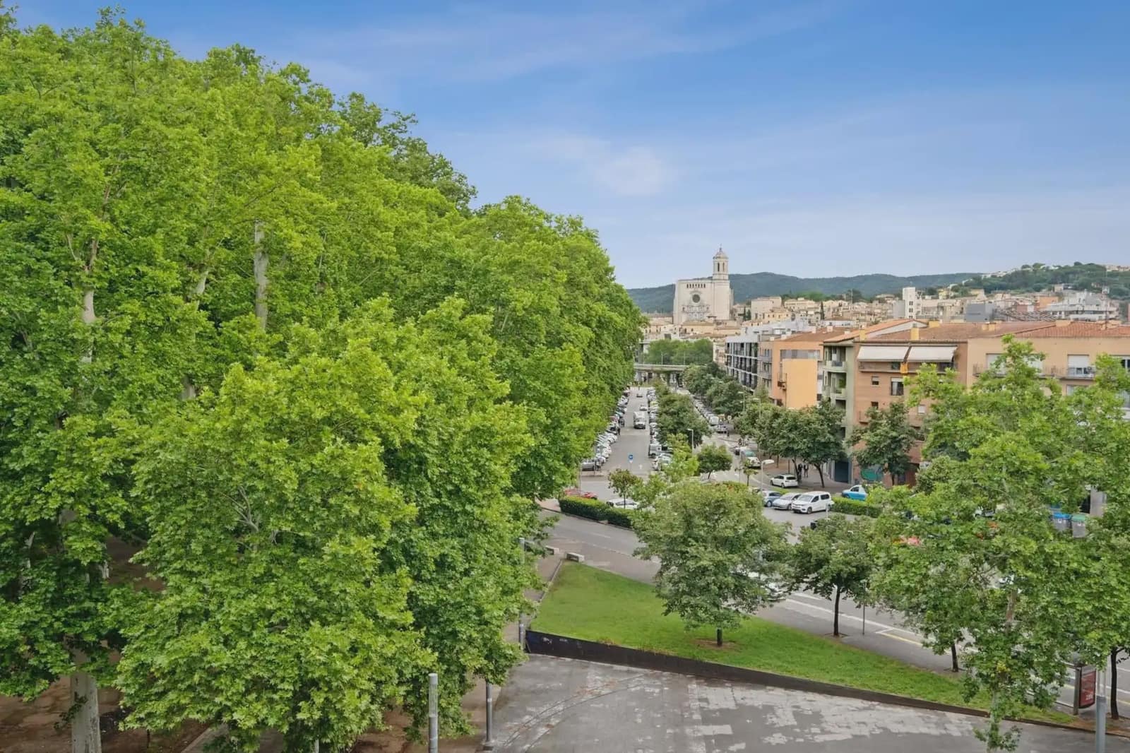 3 quarto Apartamento para arrendar em Girona cidade com garagem - 1 195 € (Ref: 9751103)