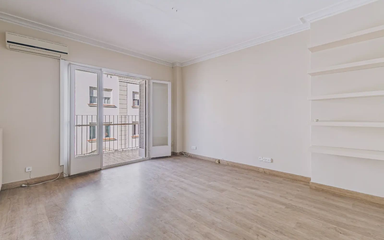 5 sypialnia Mieszkanie na sprzedaż w Miasto Barcelona z garażem - 1 180 000 € (Ref: 9756341)