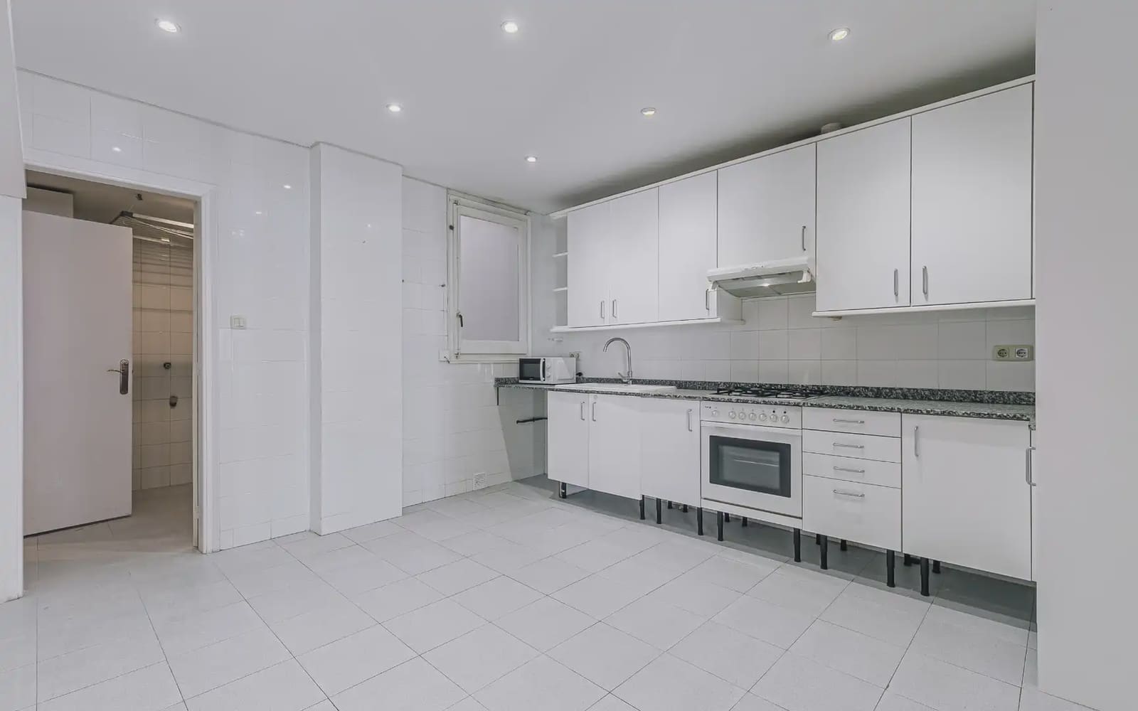 5 sypialnia Mieszkanie na sprzedaż w Miasto Barcelona z garażem - 1 180 000 € (Ref: 9756341)