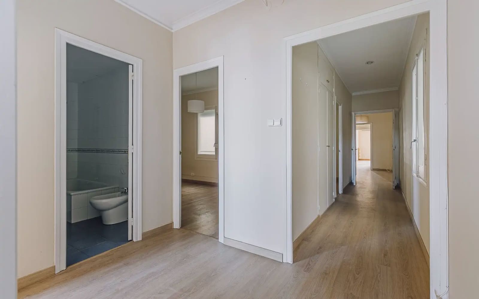 5 sypialnia Mieszkanie na sprzedaż w Miasto Barcelona z garażem - 1 180 000 € (Ref: 9756341)