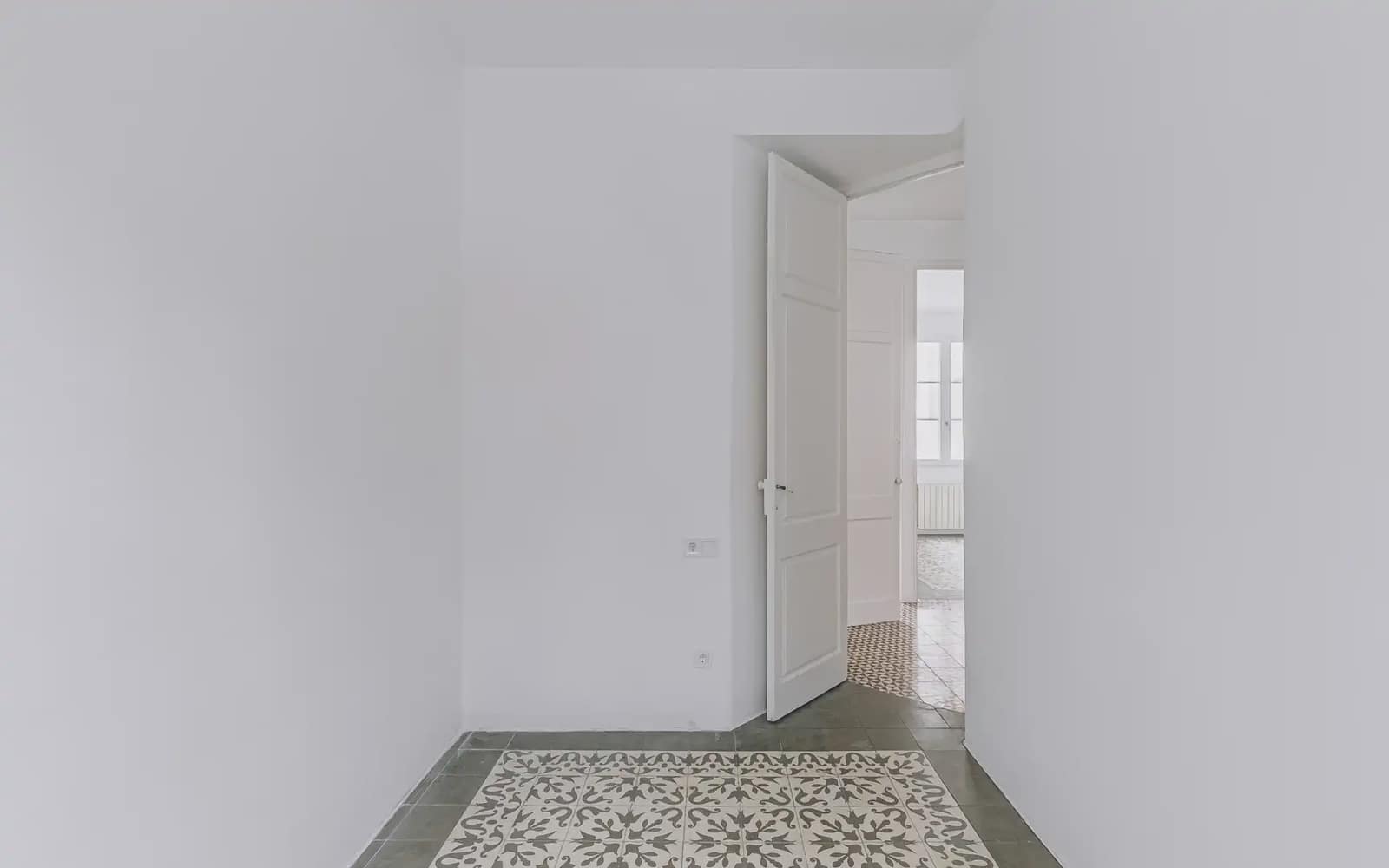 5 soveværelse Villa til salg i Barcelona by - € 750.000 (Ref: 9758823)