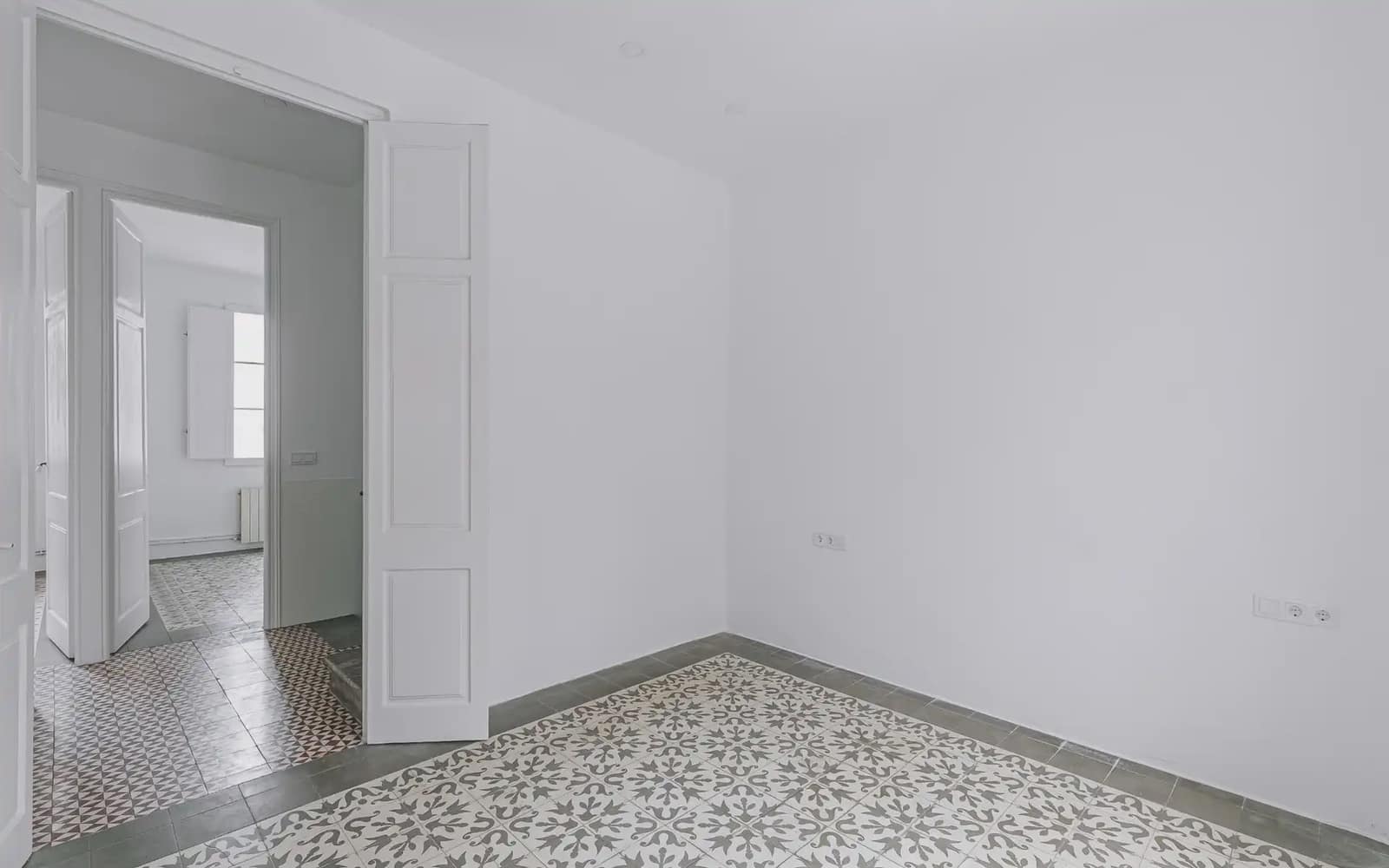 5 soveværelse Villa til salg i Barcelona by - € 750.000 (Ref: 9758823)