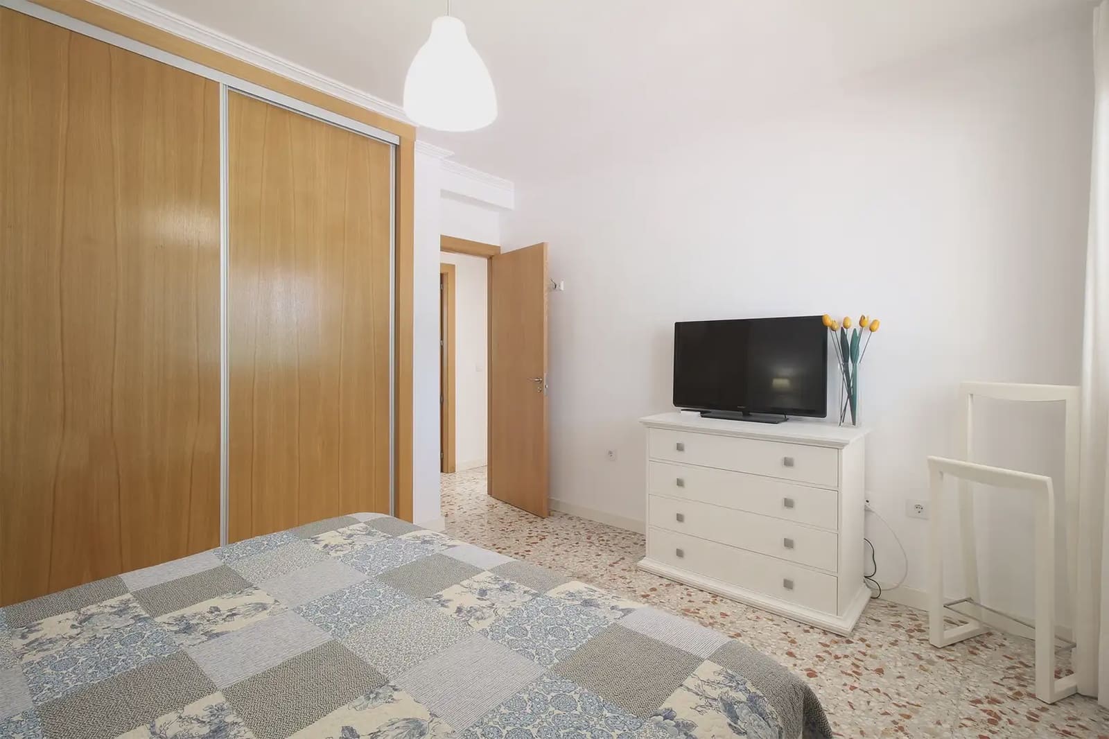 4 sypialnia Willa na sprzedaż w Miasto Albacete z basenem garażem - 339 000 € (Ref: 9775957)