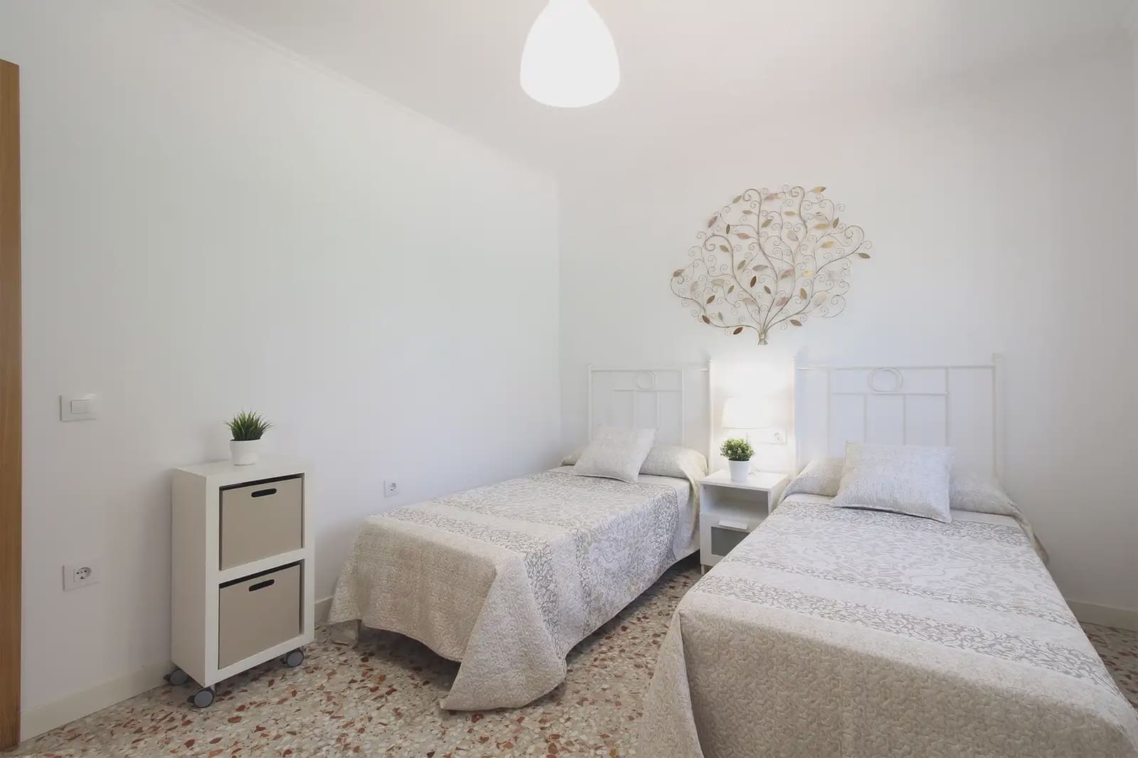 4 sypialnia Willa na sprzedaż w Miasto Albacete z basenem garażem - 339 000 € (Ref: 9775957)