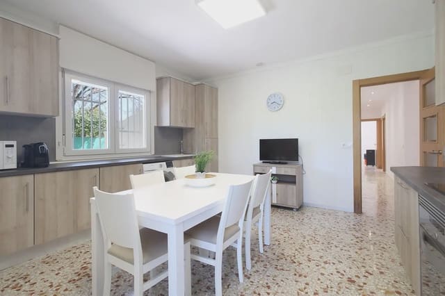 4 sypialnia Willa na sprzedaż w Aguas Nuevas, Miasto Albacete z basenem garażem - 339 000 € (Ref: 9775957)